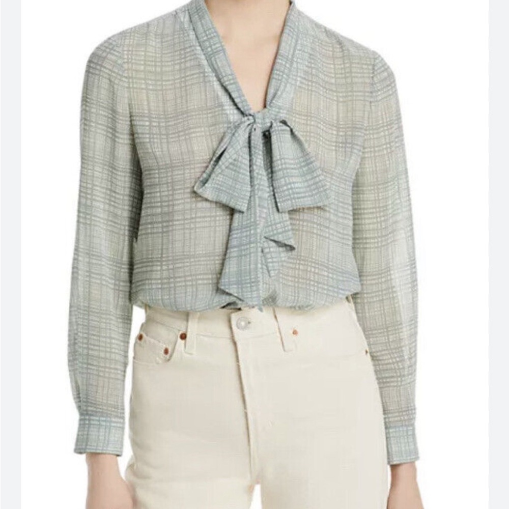NWT Tory Burch Women's Printed
Chiffon Bow Blouse Dusted Blue 81179
Size O